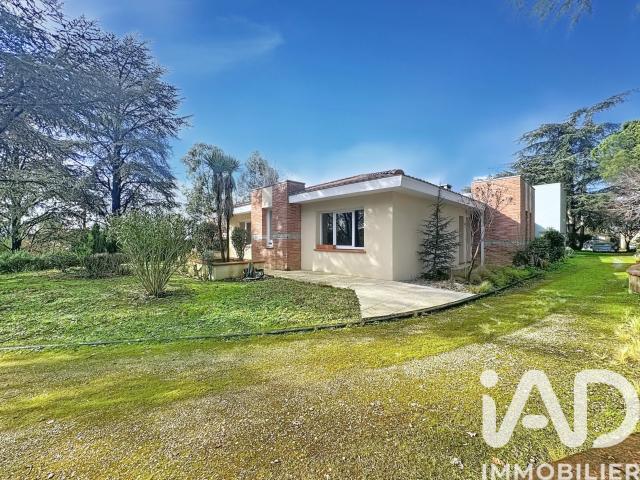 Maison 5 pièces 222 m²