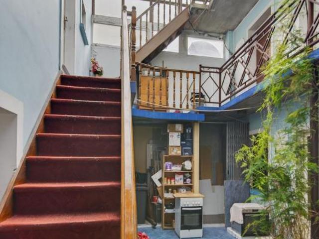 Maison 5 pièces 222 m²