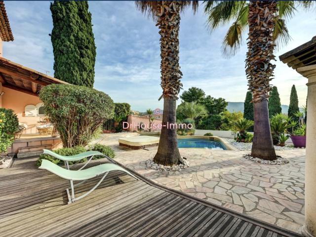 Maison 5 pièces 222 m²