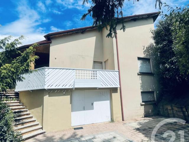 Maison 5 pièces 222 m²