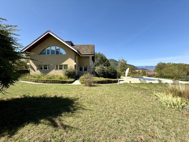Maison 5 pièces 222 m²