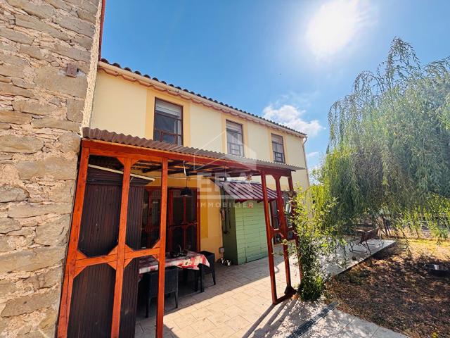 Maison 5 pièces 234 m²