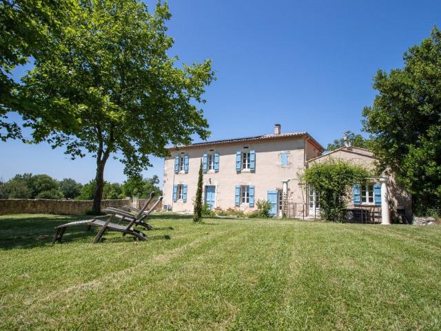 Maison 5 pièces 235 m²