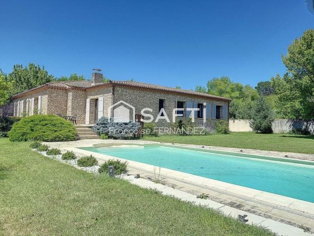 Maison 5 pièces 235 m²