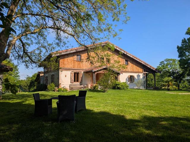 Maison 5 pièces 235 m²