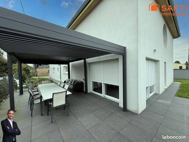 Maison 5 pièces 236 m²