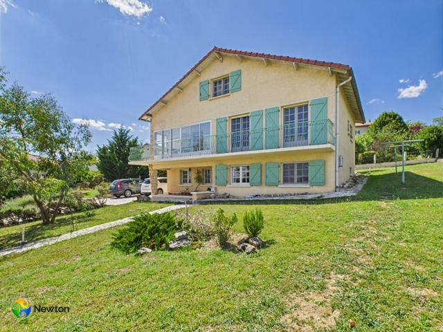 Maison 5 pièces 230 m²