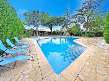 Maison 5 pièces 230 m²