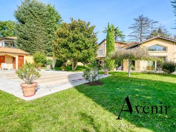 Maison 5 pièces 230 m²