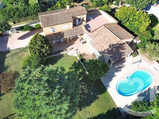 Maison 5 pièces 231 m²