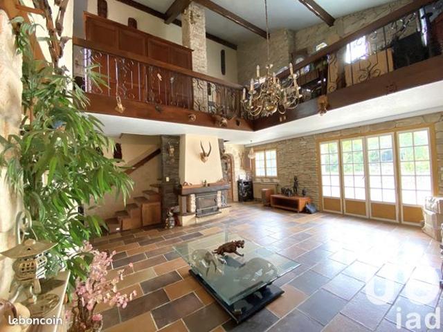 Maison 5 pièces 231 m²