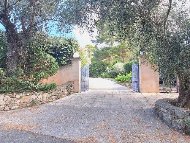 Maison 5 pièces 231 m²