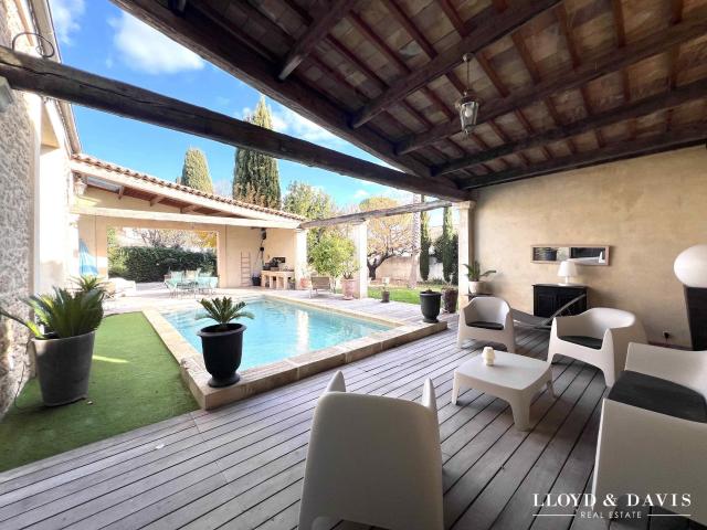 Maison 5 pièces 232 m²