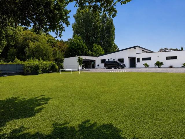 Maison 5 pièces 233 m²