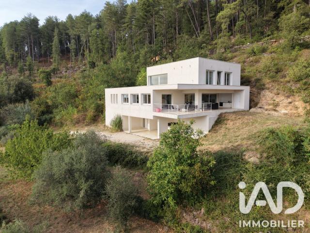 Maison 5 pièces 233 m²