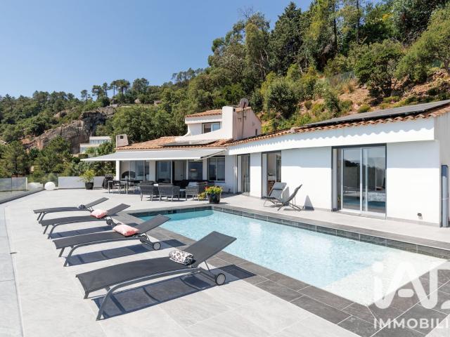 Maison 5 pièces 245 m²