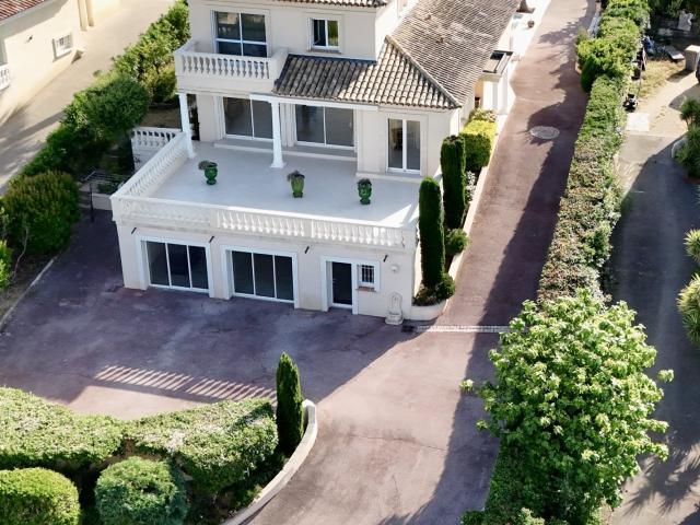 Maison 5 pièces 245 m²