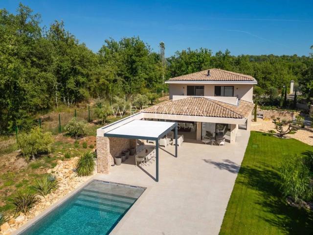 Maison 5 pièces 240 m²