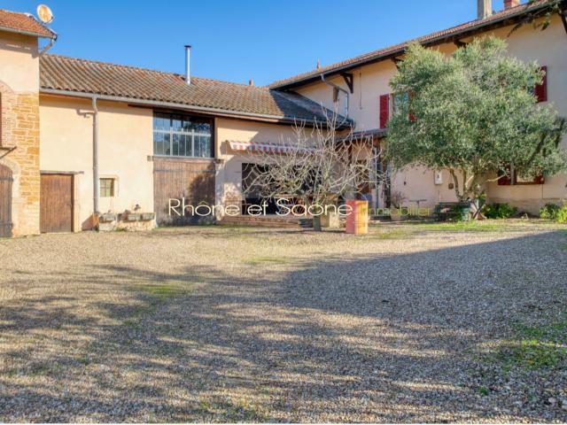 Maison 5 pièces 240 m²