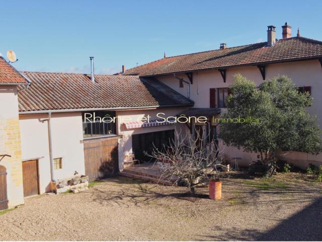 Maison 5 pièces 240 m²