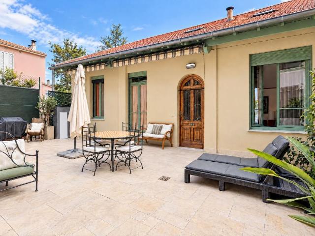 Maison 5 pièces 240 m²