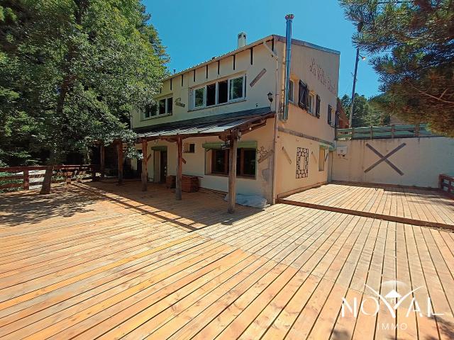 Maison 5 pièces 240 m²