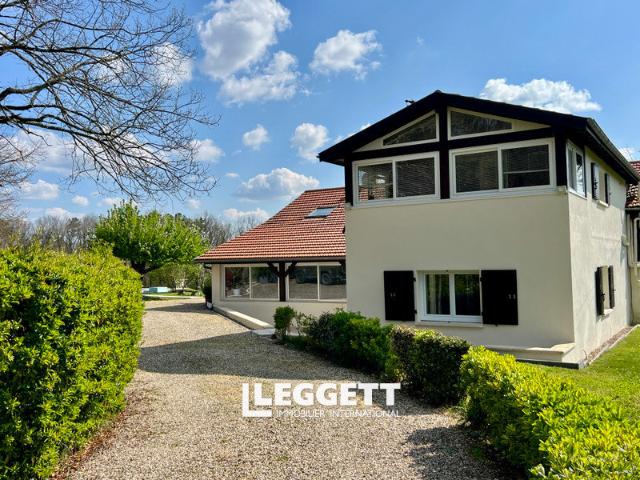 Maison 5 pièces 240 m²