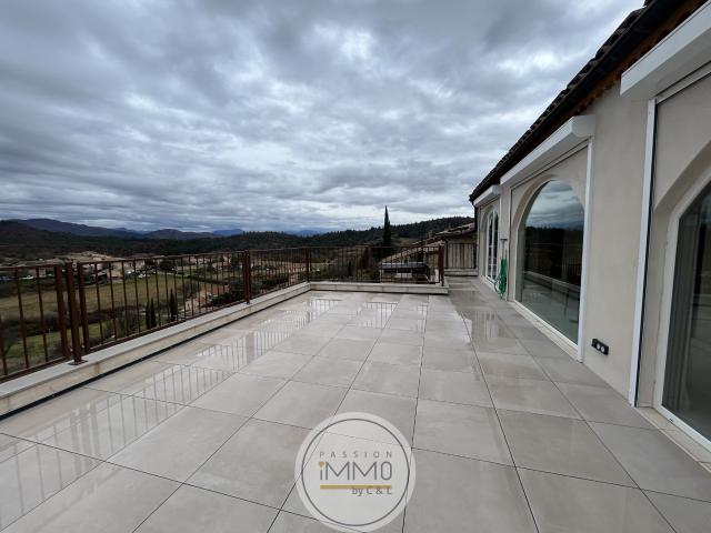 Maison 5 pièces 240 m²