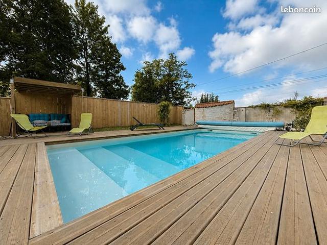 Maison 5 pièces 240 m²