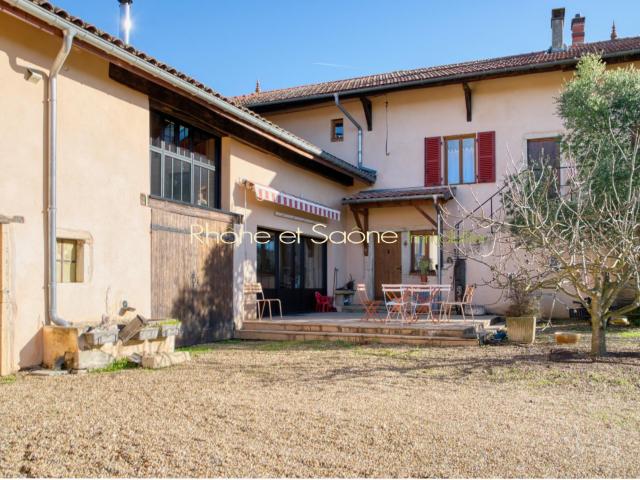Maison 5 pièces 240 m²