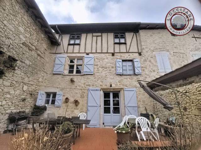 Maison 5 pièces 241 m²