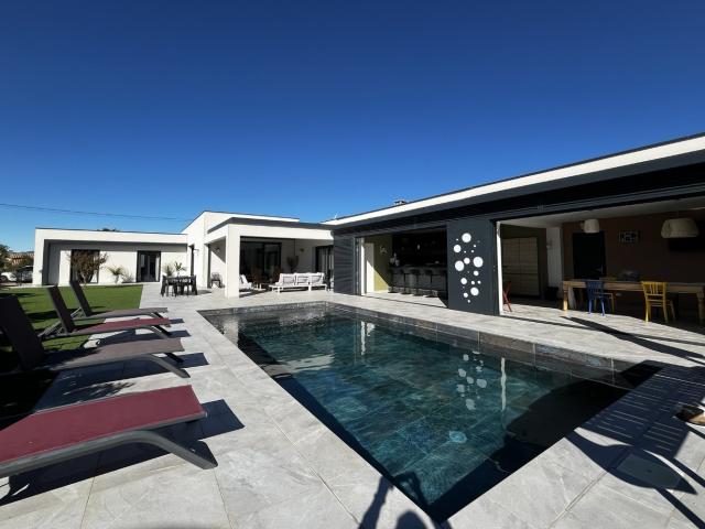 Maison 5 pièces 241 m²