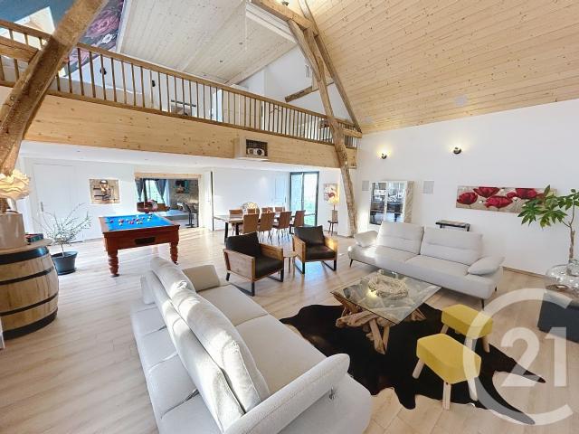 Maison 5 pièces 243 m²