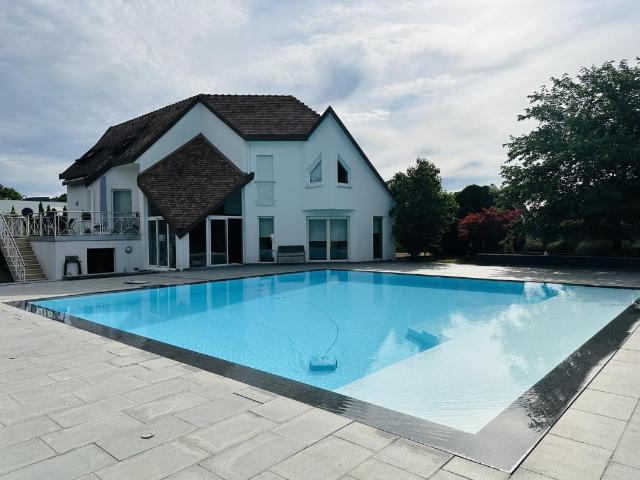Maison 5 pièces 243 m²