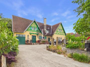 Maison 5 pièces 256 m²