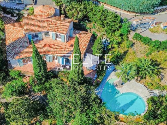 Maison 5 pièces 256 m²