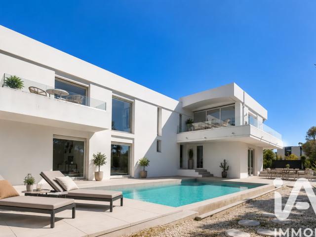 Maison 5 pièces 258 m²