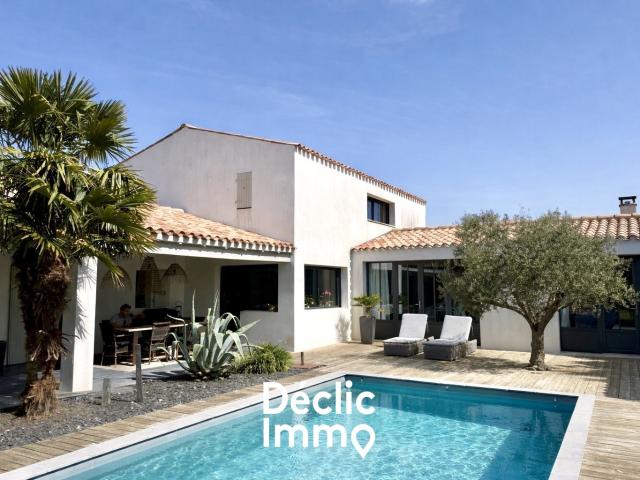Maison 5 pièces 250 m²