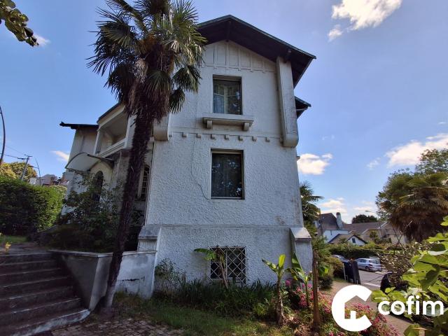 Maison 5 pièces 250 m²
