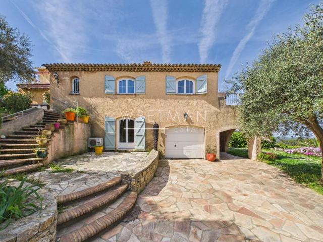 Maison 7 pièces 251 m²