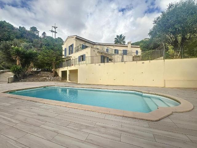 Maison 5 pièces 253 m²
