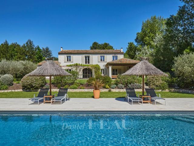 Maison 5 pièces 268 m²