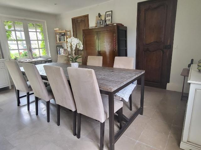 Maison 5 pièces 260 m²