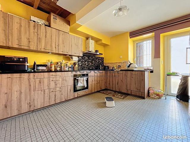 Maison 5 pièces 274 m²