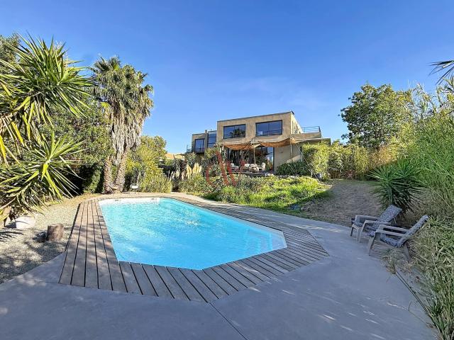 Maison 5 pièces 275 m²