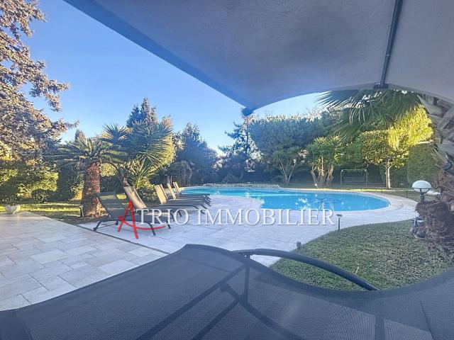 Maison 5 pièces, 276 m² à louer à Cagnes sur Mer 06800