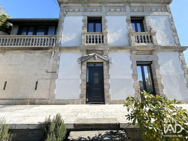 Maison 7 pièces 270 m²