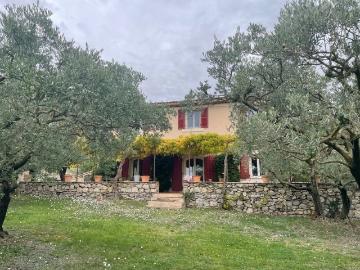 Maison 7 pièces 270 m²