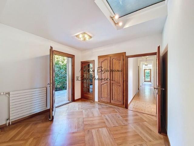 Maison 5 pièces, 273 m² à louer à Vétraz Monthoux 74100