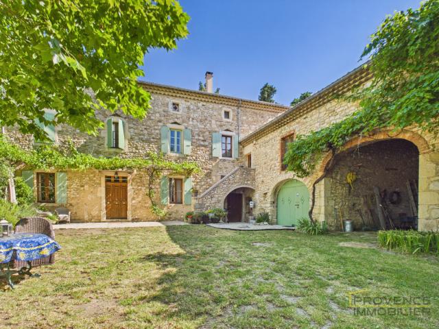 Maison 5 pièces 284 m²